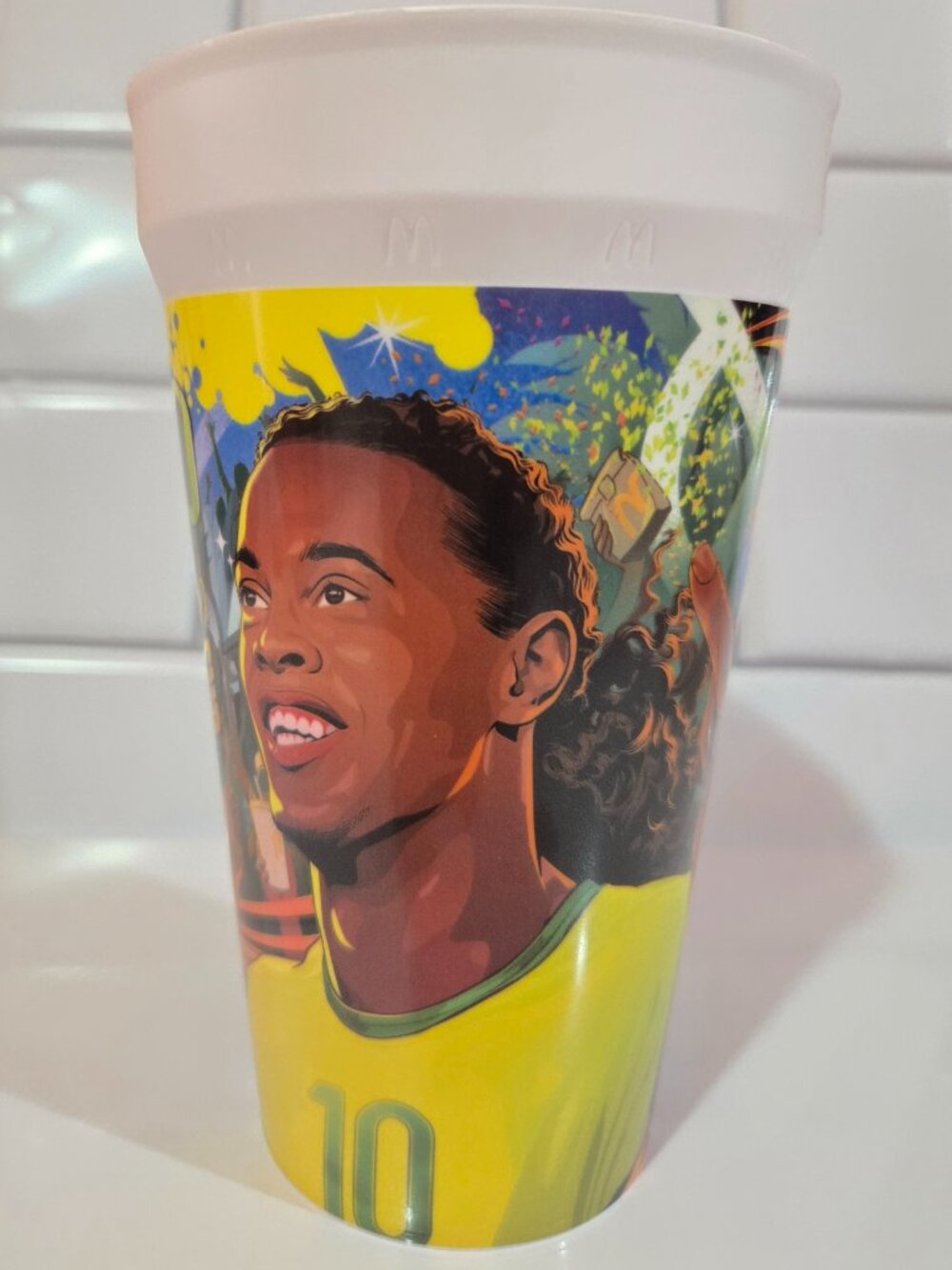 2026 McDonald’s Limited Edition Collectible Cup (Ronaldinho Gaucho) - Picture 3 of 4
